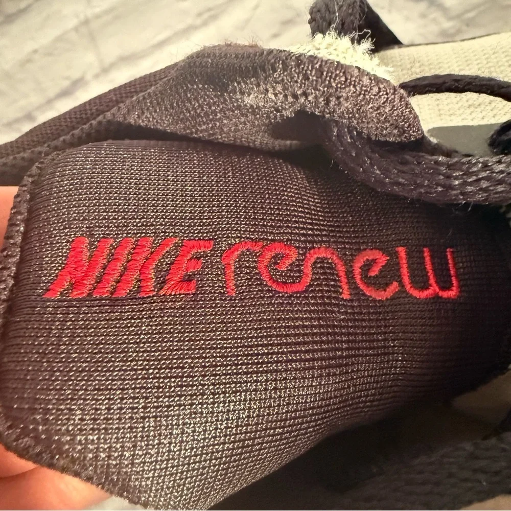 Nike White and Black Athletic Shoes - Picture 9 of 10